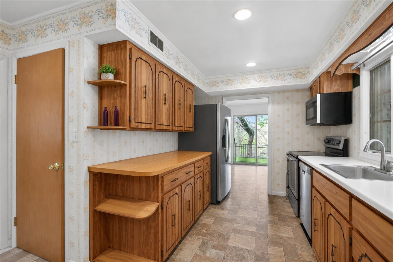 400 Outer Court, Tecumseh, MI, 49286-1441