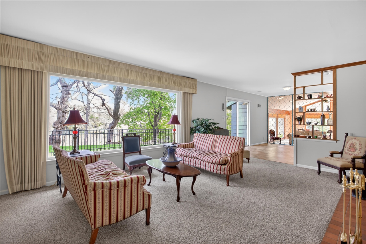 400 Outer Court, Tecumseh, MI, 49286-1441