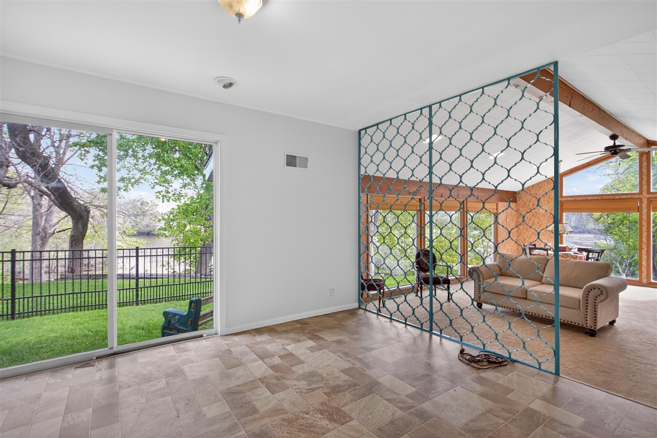 400 Outer Court, Tecumseh, MI, 49286-1441