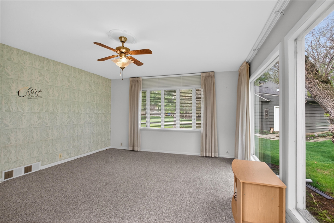 400 Outer Court, Tecumseh, MI, 49286-1441