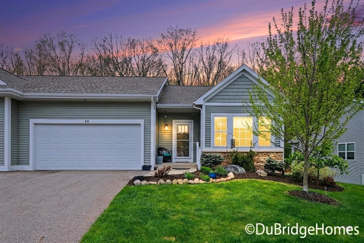 69 Blue Violet Lane, Comstock Park, MI, 49321