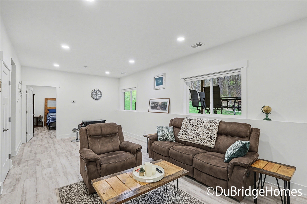 69 Blue Violet Lane, Comstock Park, MI, 49321