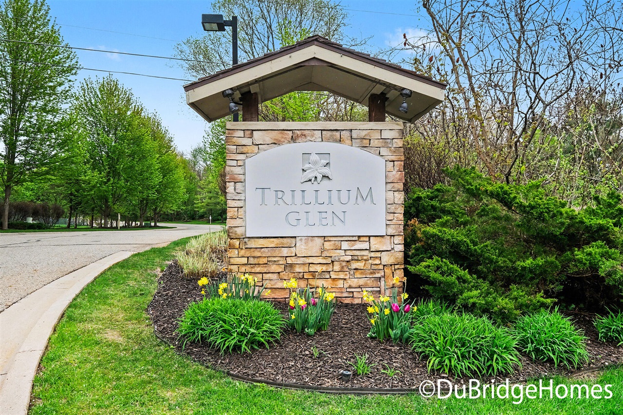 69 Blue Violet Lane, Comstock Park, MI, 49321