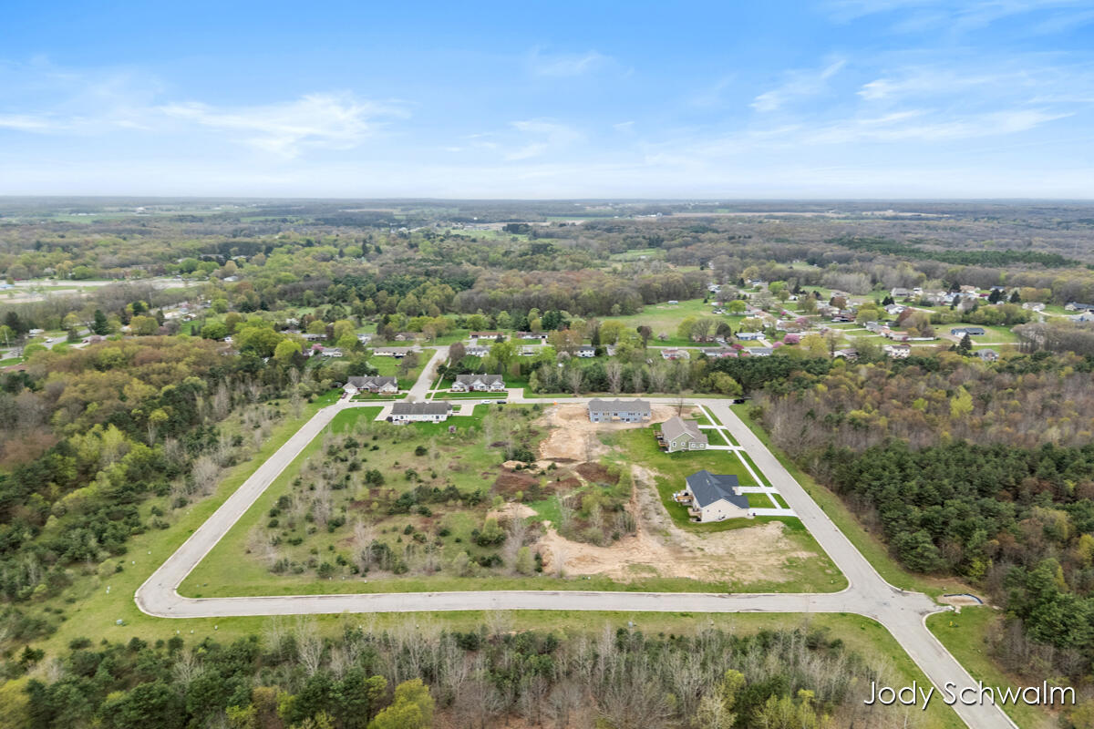 47th image of 754 Noble Dr, Belding, MI 48809 | MLS# 70528701