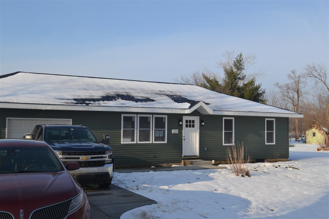 325 E Battle Creek Street, Galesburg, MI, 49053-9436