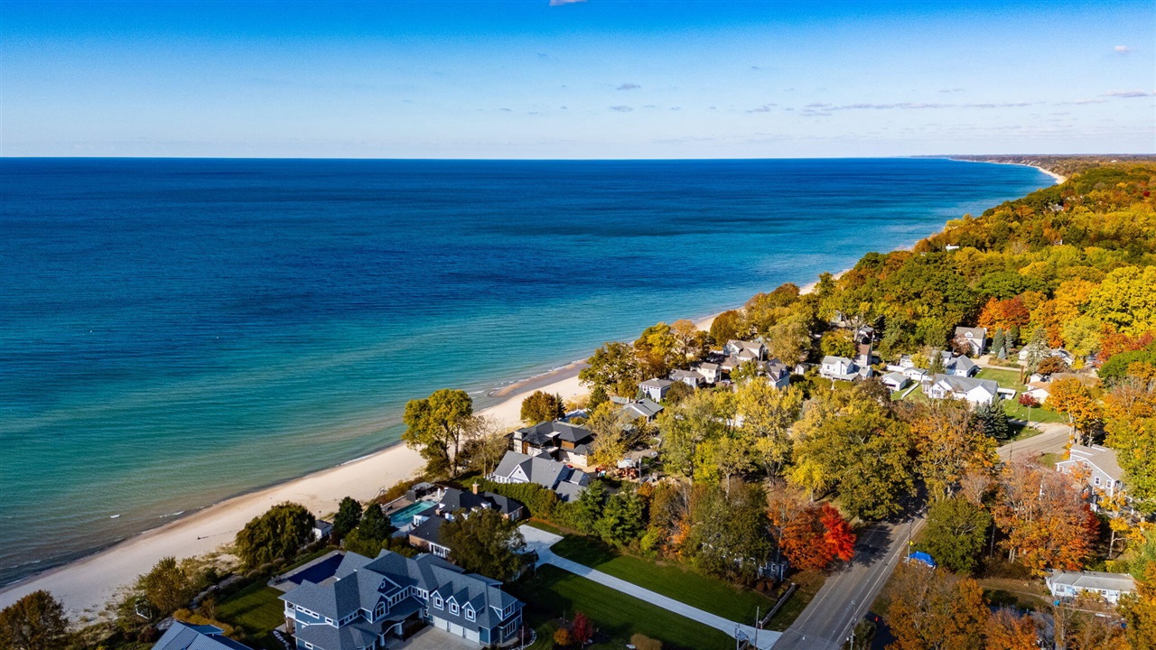 7409 Mitchell Court, South Haven, MI, 49090-7174