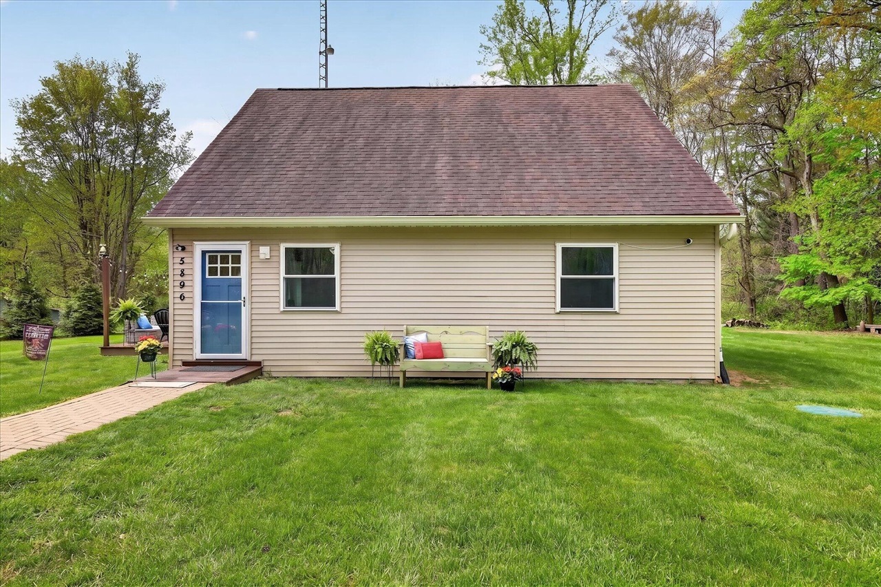 5896 Erie Street, Coloma, MI, 49038-9419