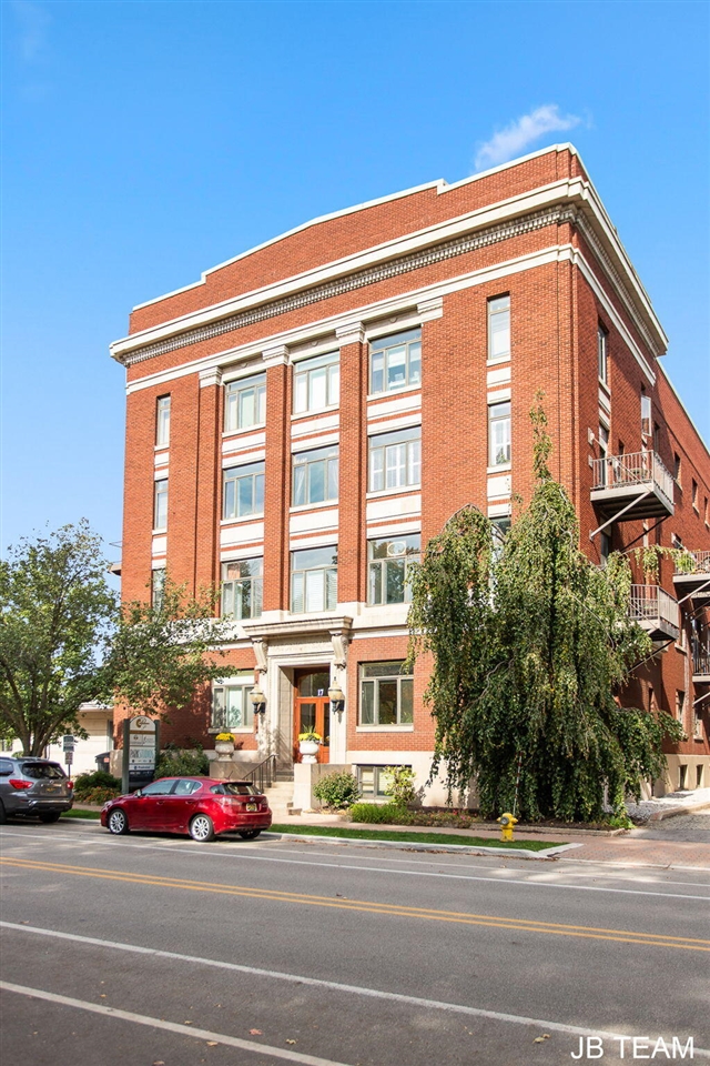 2nd image of 17 W 10th St #220, Holland, MI 49423 | MLS# 70528748