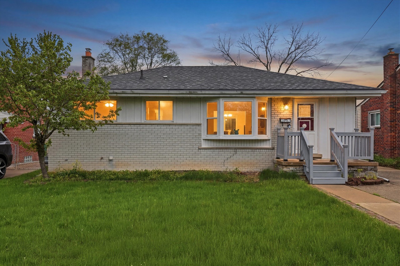 28467 Florence Street, Garden City, MI, 48135-2738