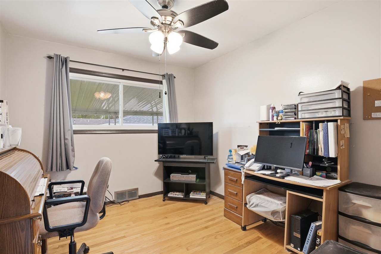 28467 Florence Street, Garden City, MI, 48135-2738