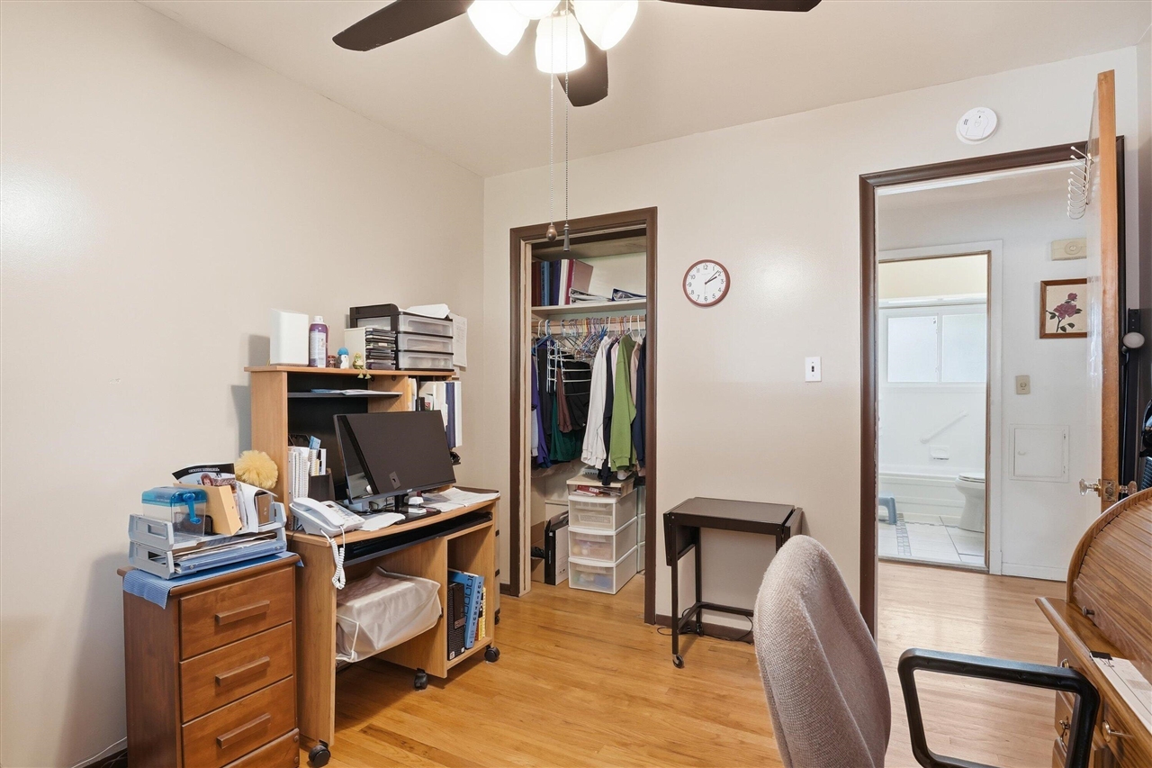 28467 Florence Street, Garden City, MI, 48135-2738
