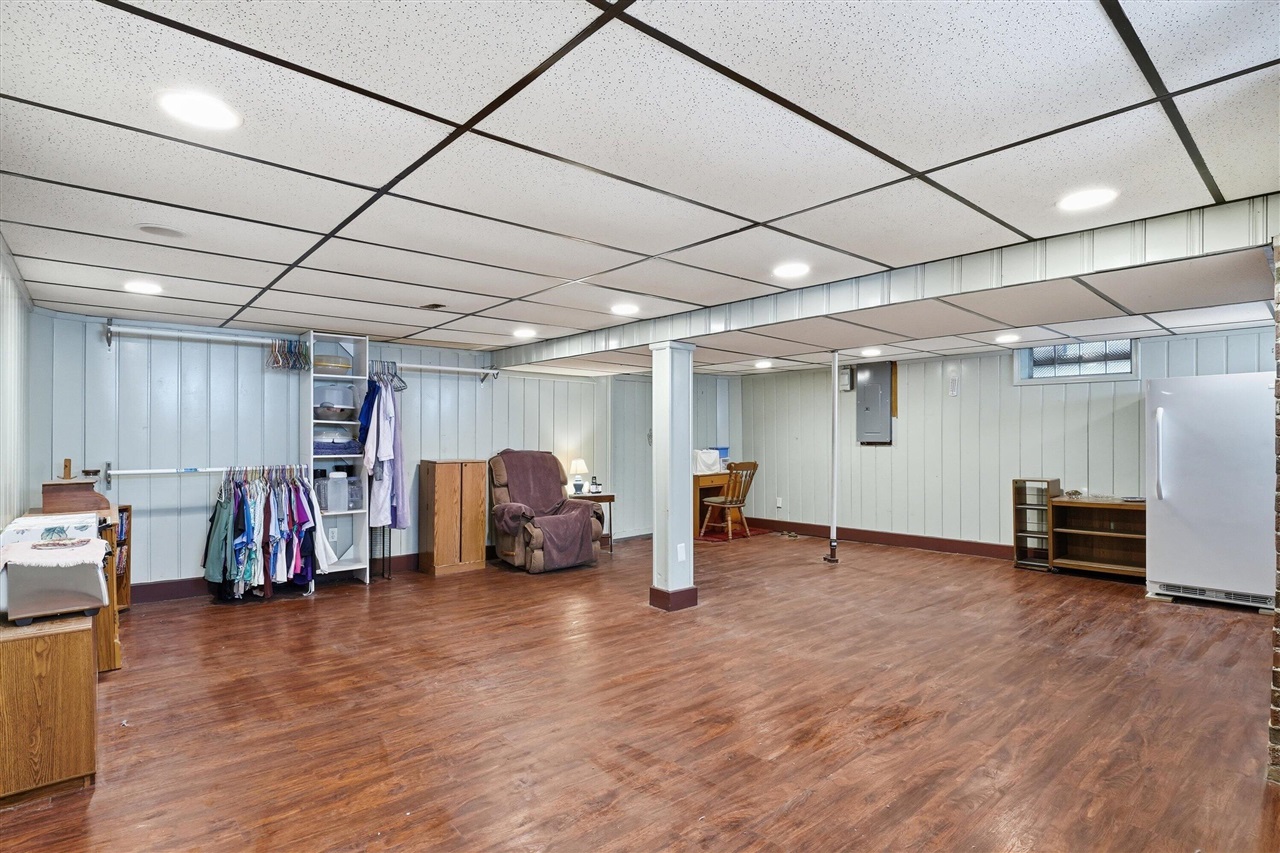 28467 Florence Street, Garden City, MI, 48135-2738