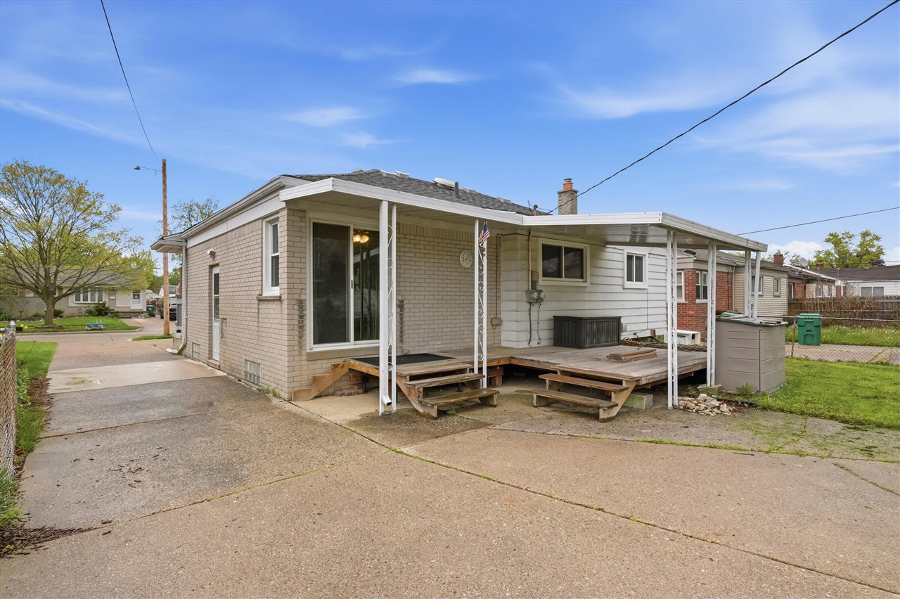 28467 Florence Street, Garden City, MI, 48135-2738