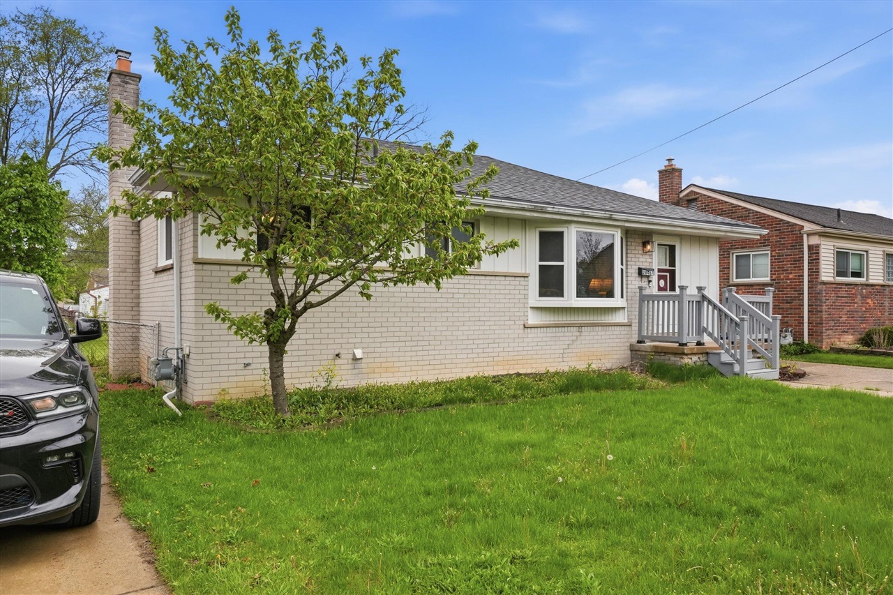 28467 Florence Street, Garden City, MI, 48135-2738