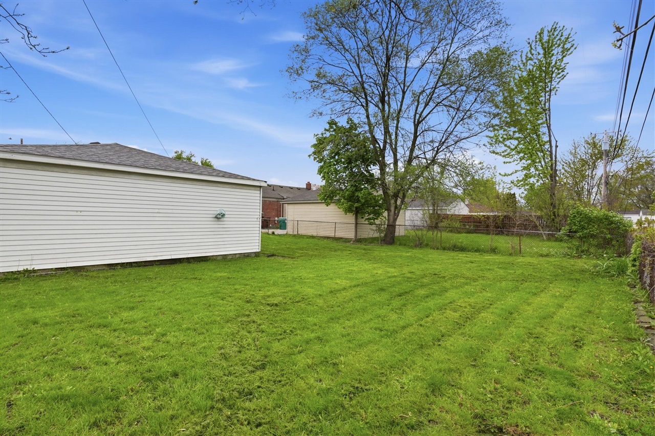 28467 Florence Street, Garden City, MI, 48135-2738