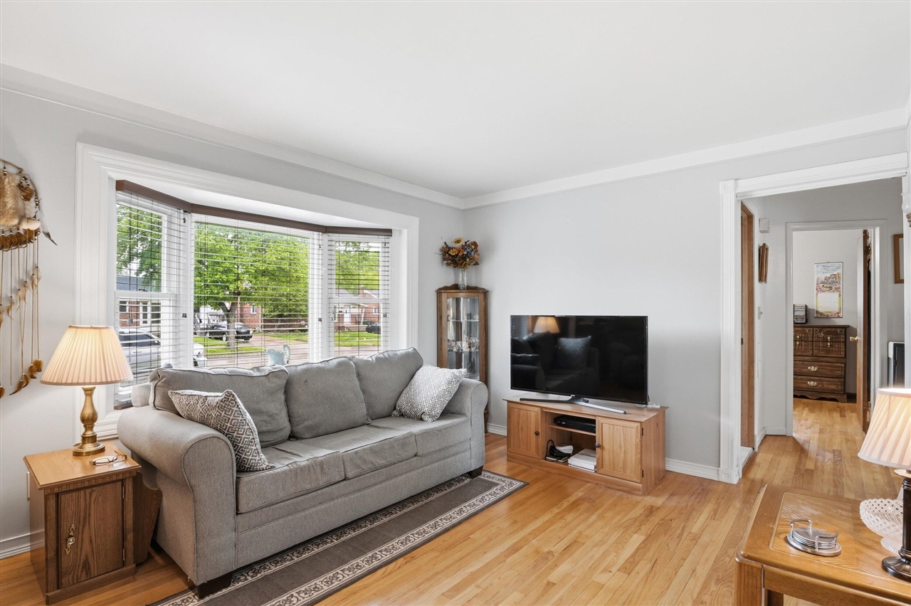 28467 Florence Street, Garden City, MI, 48135-2738