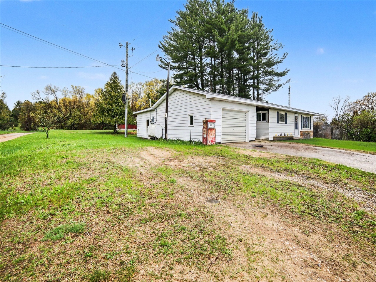 24 E Polk Road, Hart, MI, 49420