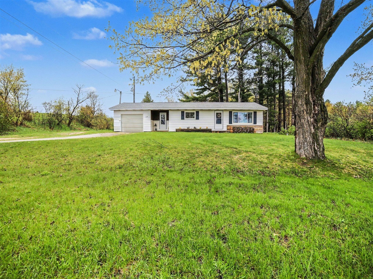 24 E Polk Road, Hart, MI, 49420