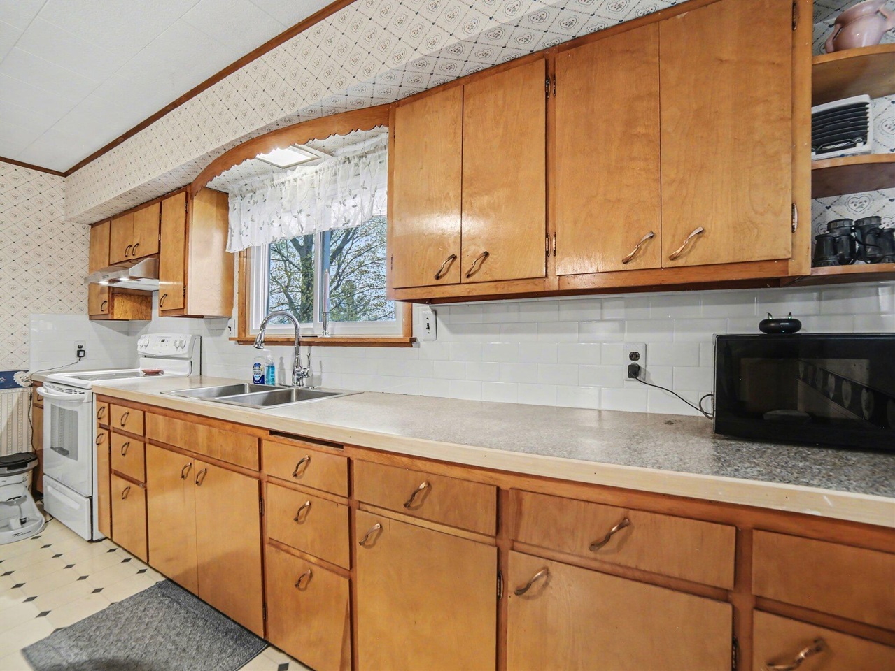 24 E Polk Road, Hart, MI, 49420