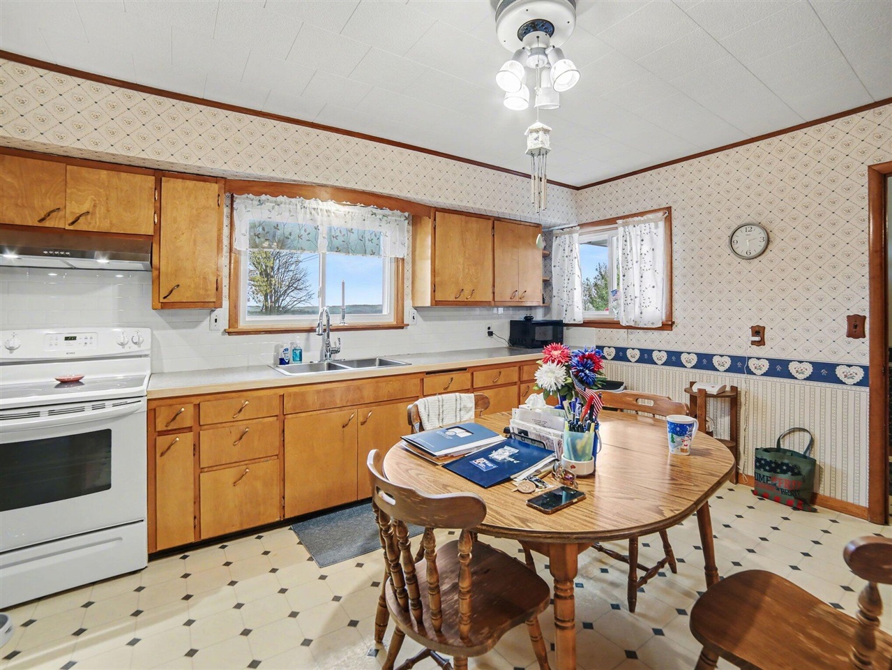 24 E Polk Road, Hart, MI, 49420