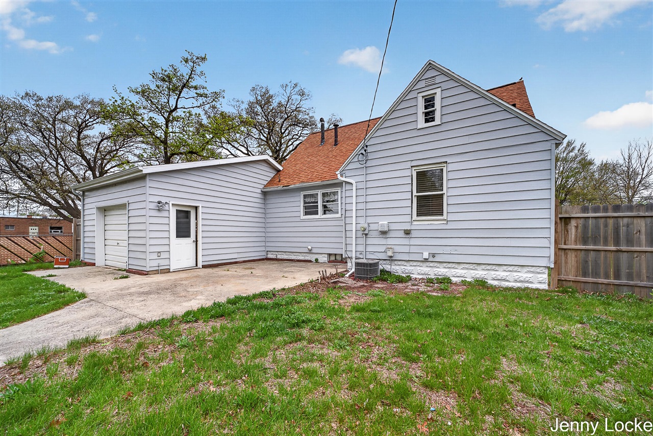 1059 Airport Road, Norton Shores, MI, 49441-5101