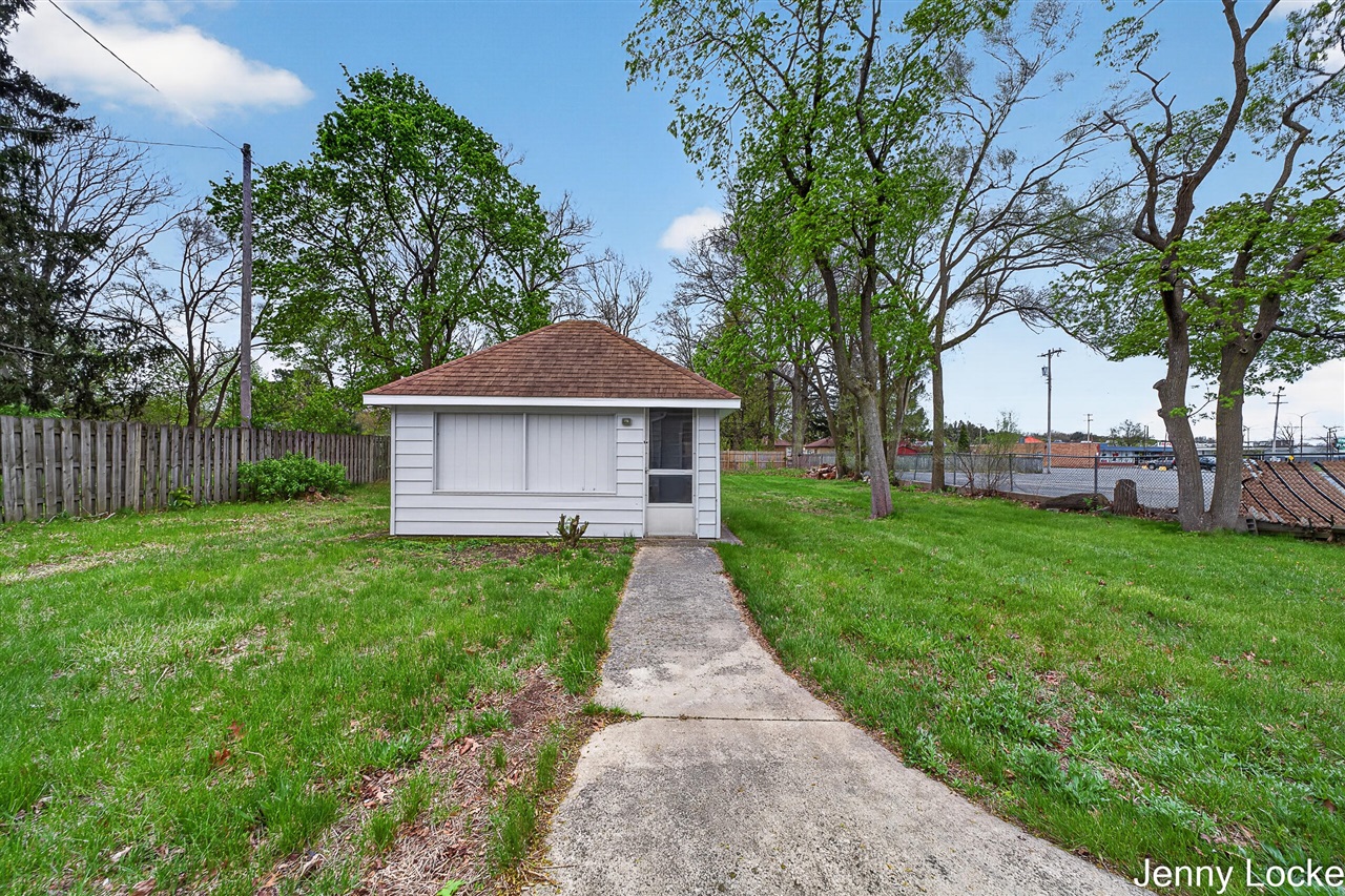 1059 Airport Road, Norton Shores, MI, 49441-5101