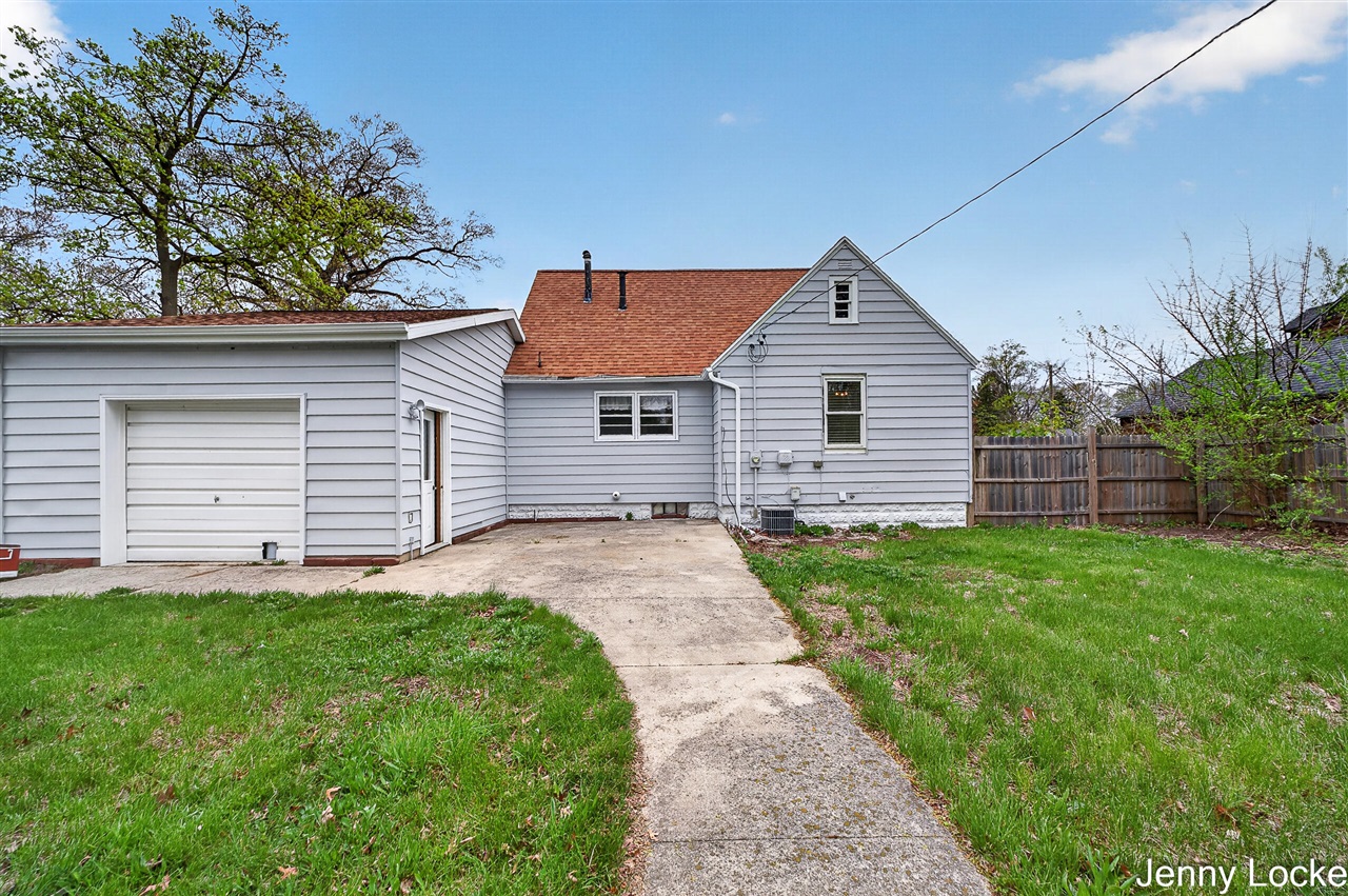 1059 Airport Road, Norton Shores, MI, 49441-5101