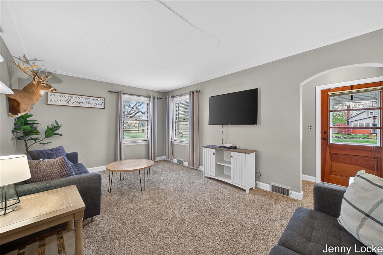 1059 Airport Road, Norton Shores, MI, 49441-5101