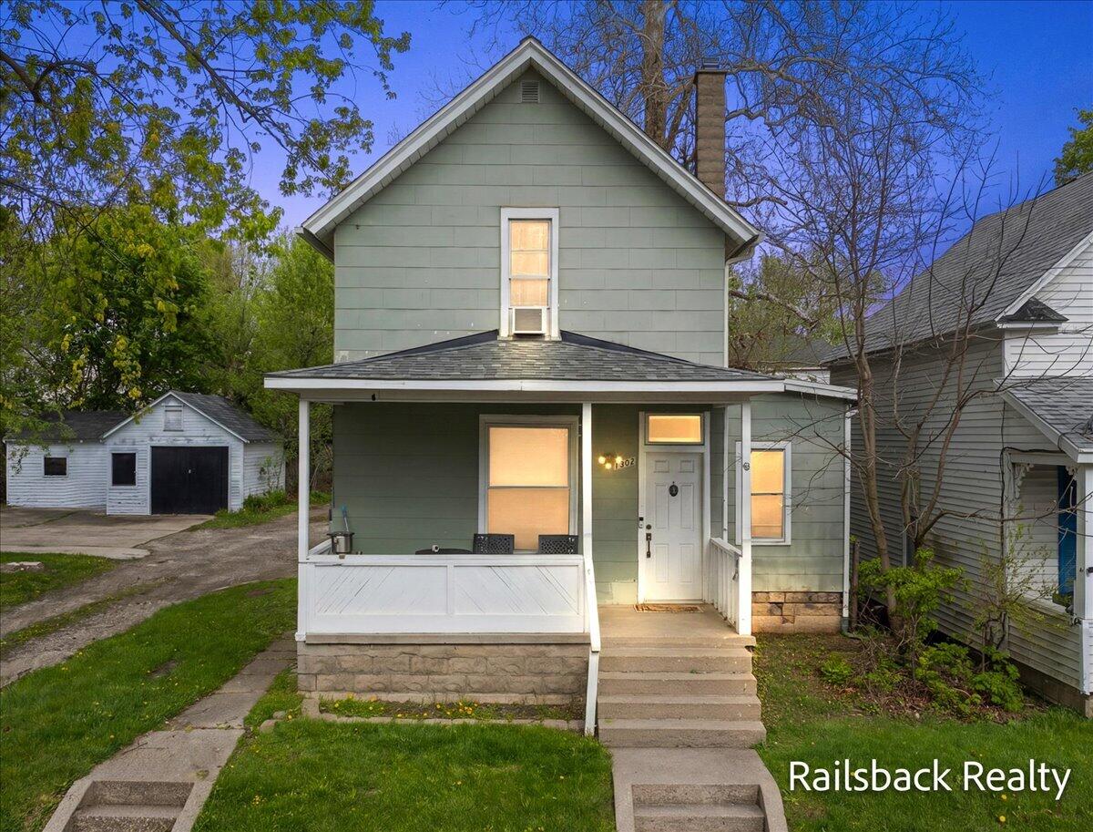 1302 Ford Avenue, Grand Rapids, MI, 49505-5151