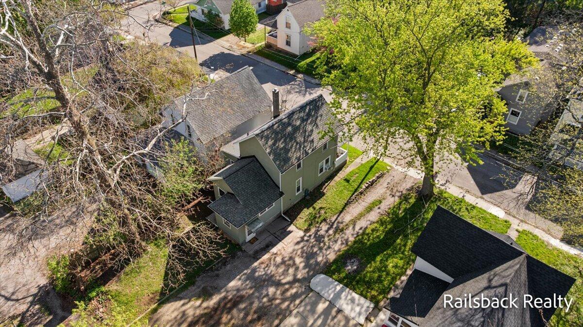1302 Ford Avenue, Grand Rapids, MI, 49505-5151