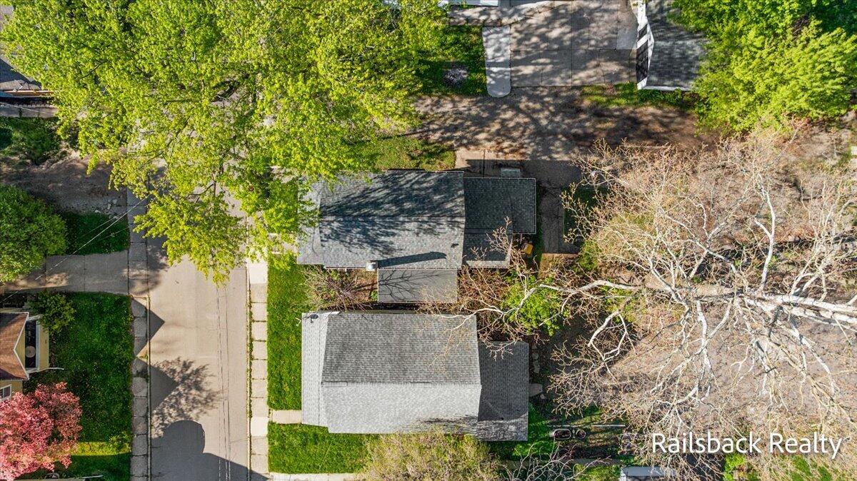 1302 Ford Avenue, Grand Rapids, MI, 49505-5151