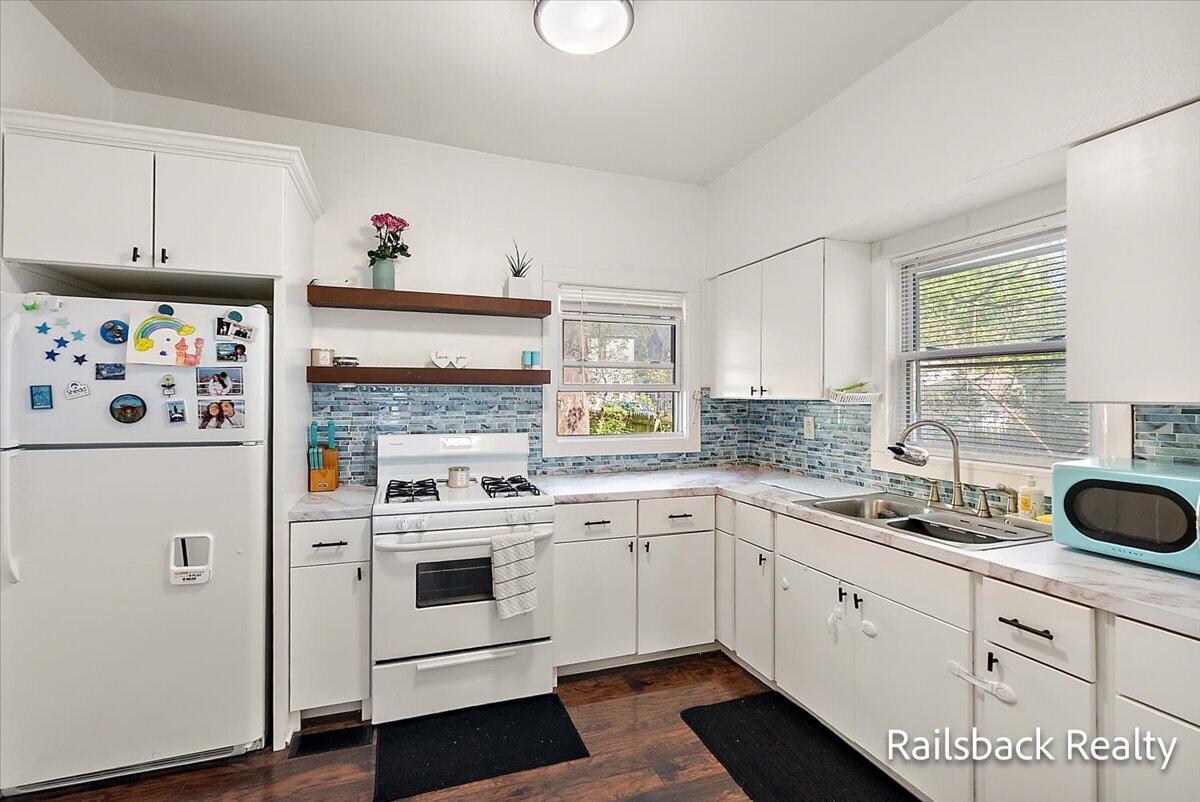 1302 Ford Avenue, Grand Rapids, MI, 49505-5151