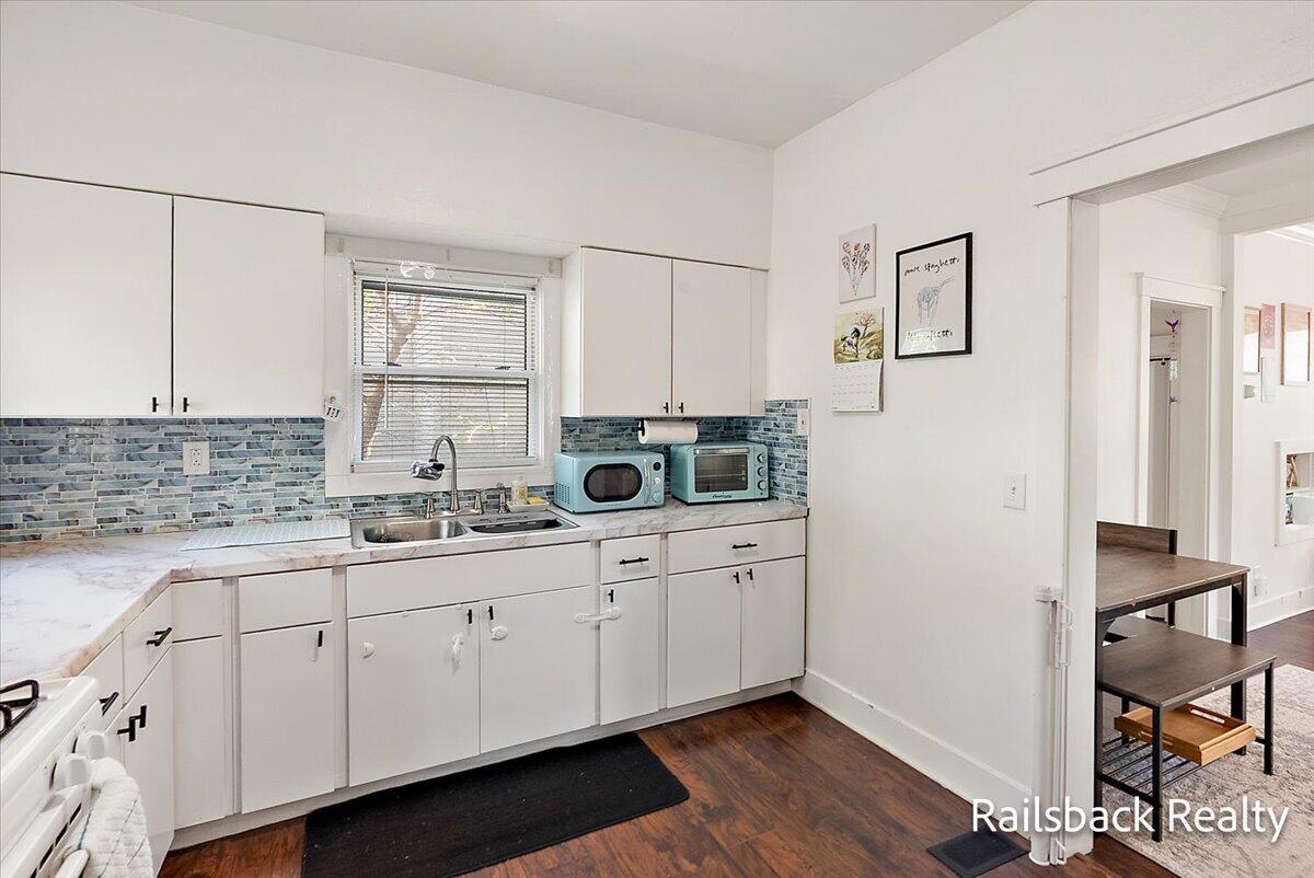 1302 Ford Avenue, Grand Rapids, MI, 49505-5151