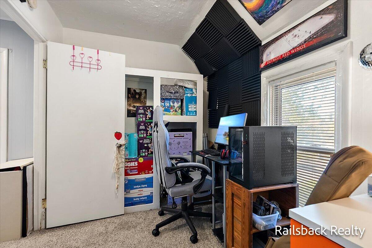 1302 Ford Avenue, Grand Rapids, MI, 49505-5151