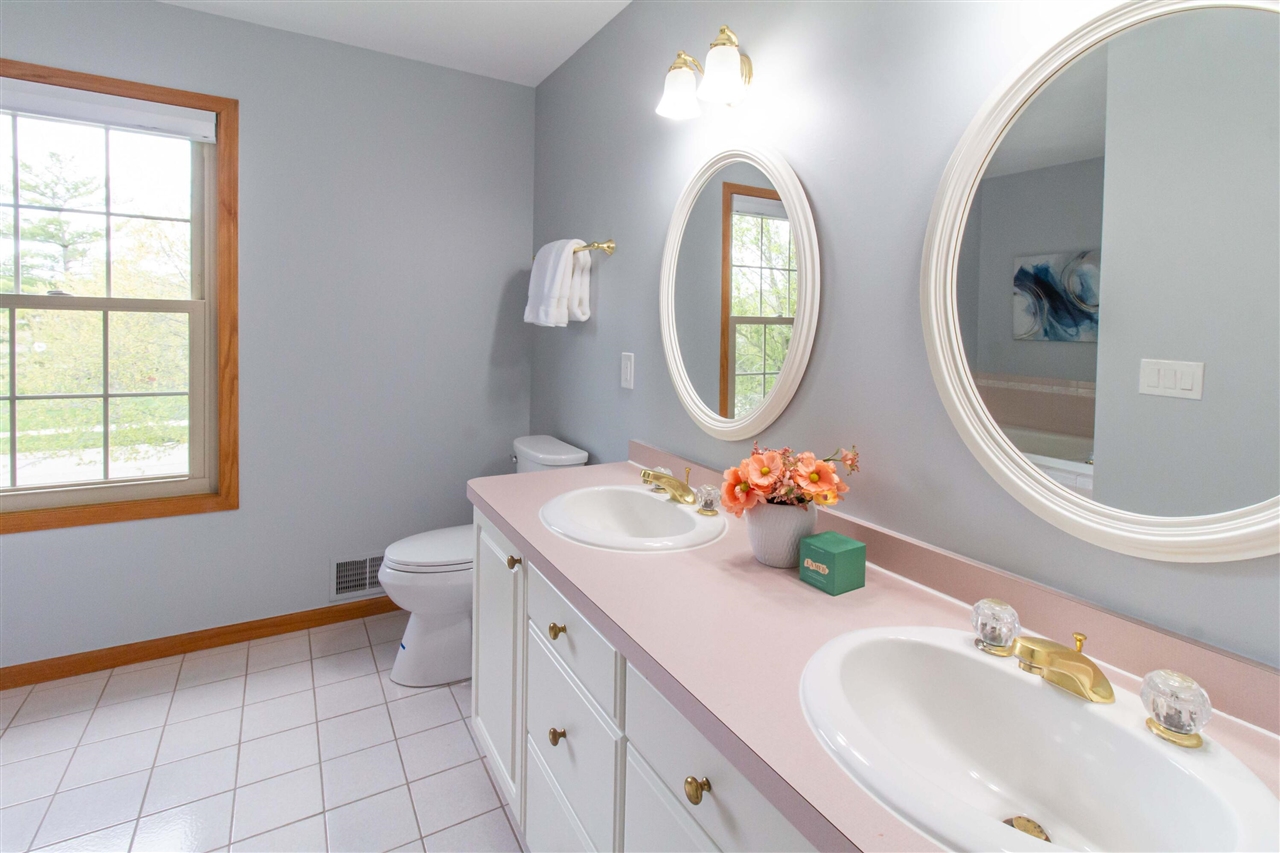 4101 Lake Forest Drive, Ann Arbor, MI, 48108-9678