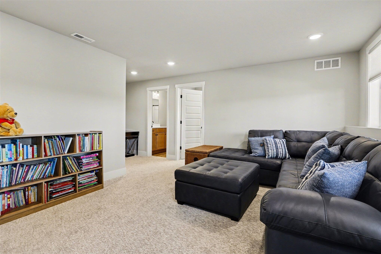 8396 W Sturtevant Avenue, Richland, MI, 49083-8541