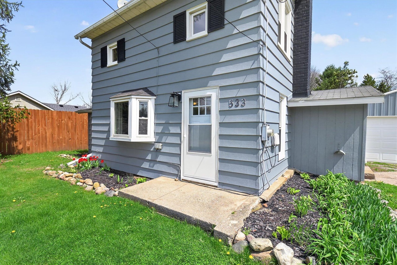 1109 W Franklin Street, Jackson, MI, 49203-1561