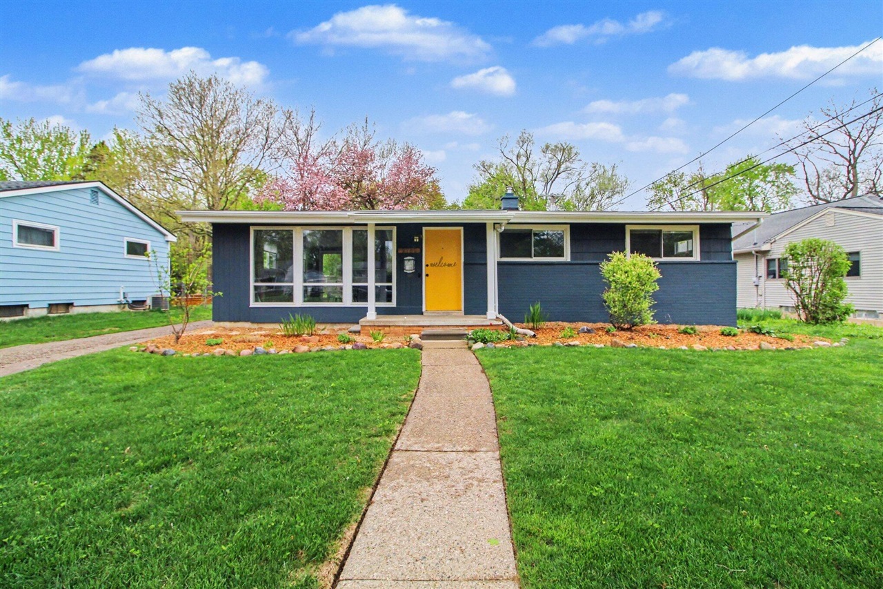 2702 Cranbrook Road, Ann Arbor, MI, 48104-6516