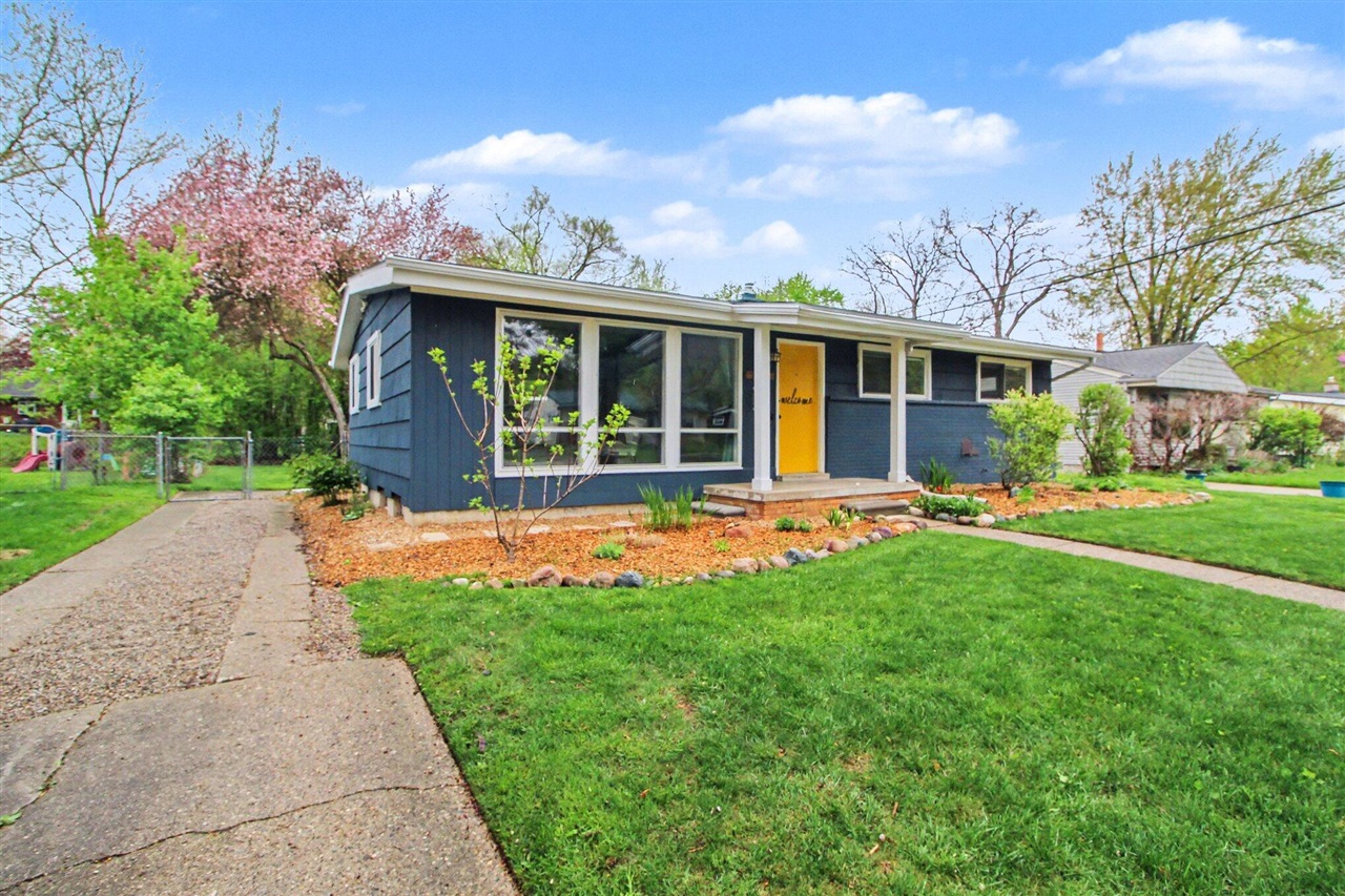 2702 Cranbrook Road, Ann Arbor, MI, 48104-6516