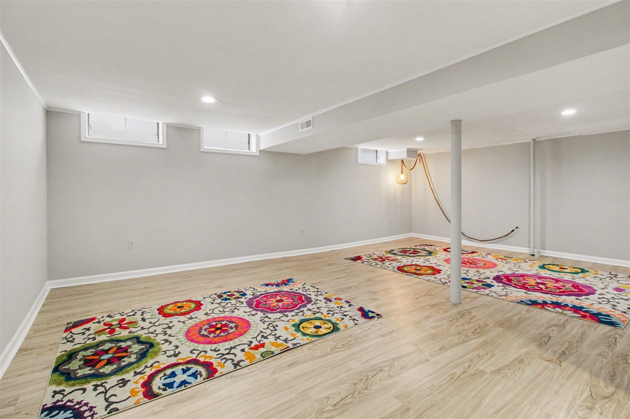 2702 Cranbrook Road, Ann Arbor, MI, 48104-6516