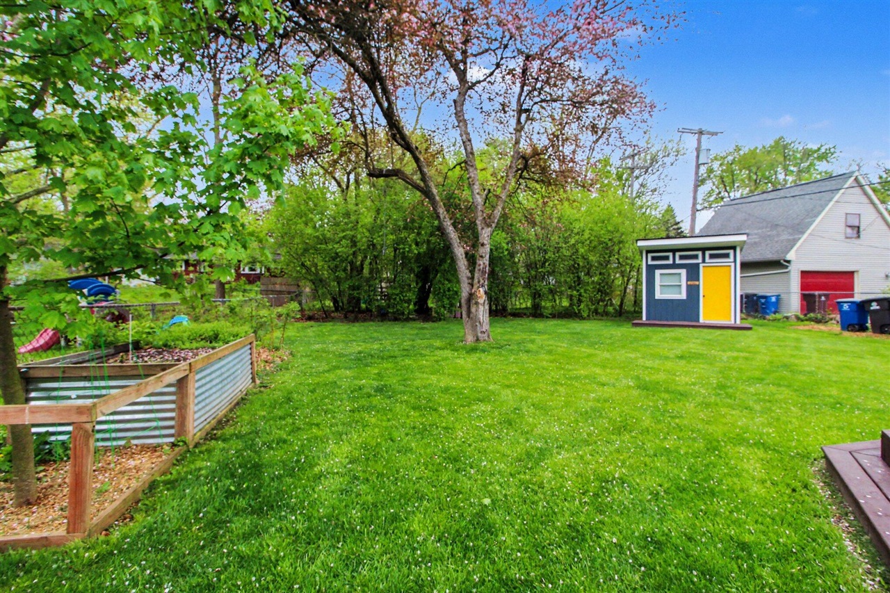 2702 Cranbrook Road, Ann Arbor, MI, 48104-6516