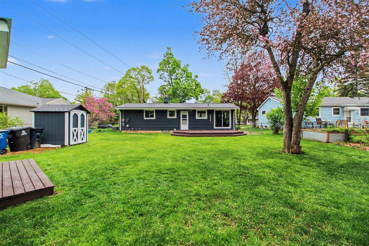 2702 Cranbrook Road, Ann Arbor, MI, 48104-6516