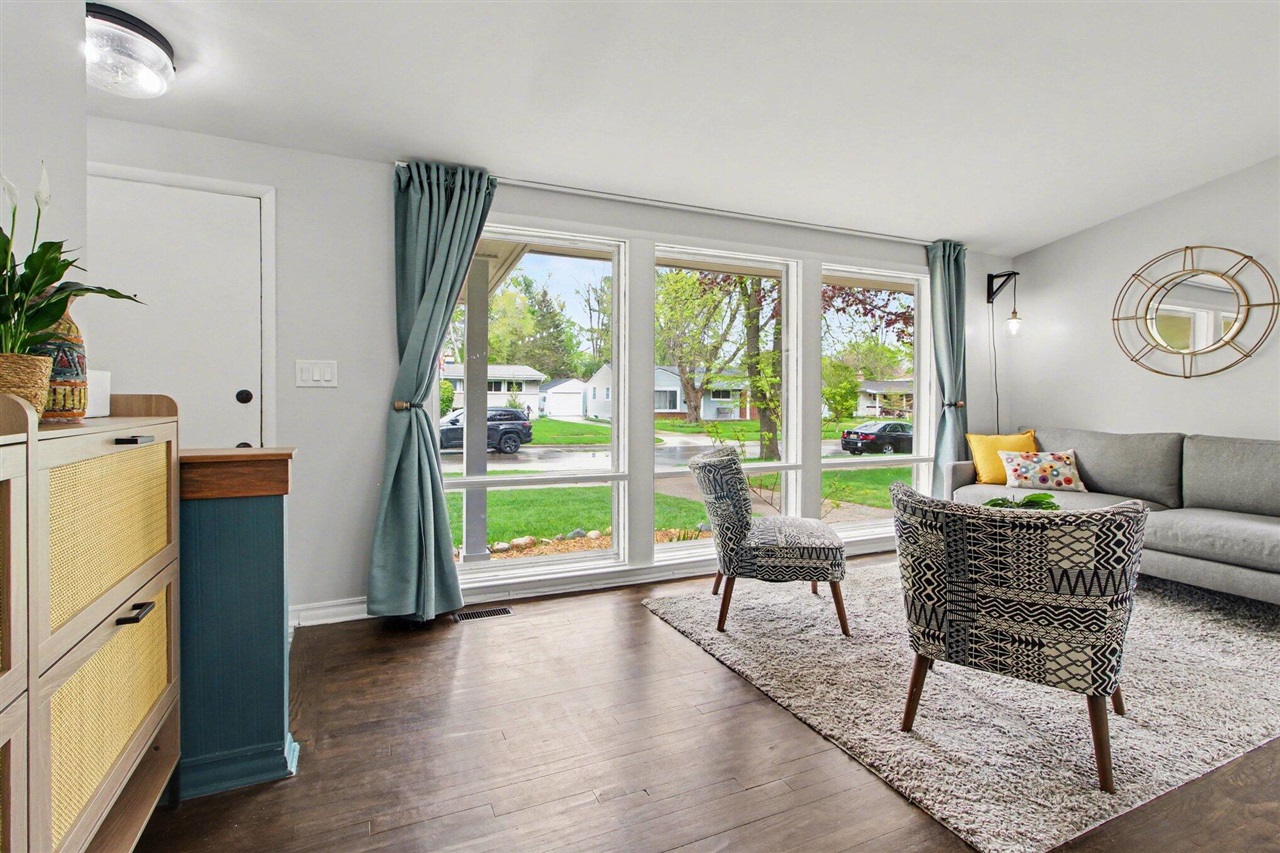 2702 Cranbrook Road, Ann Arbor, MI, 48104-6516