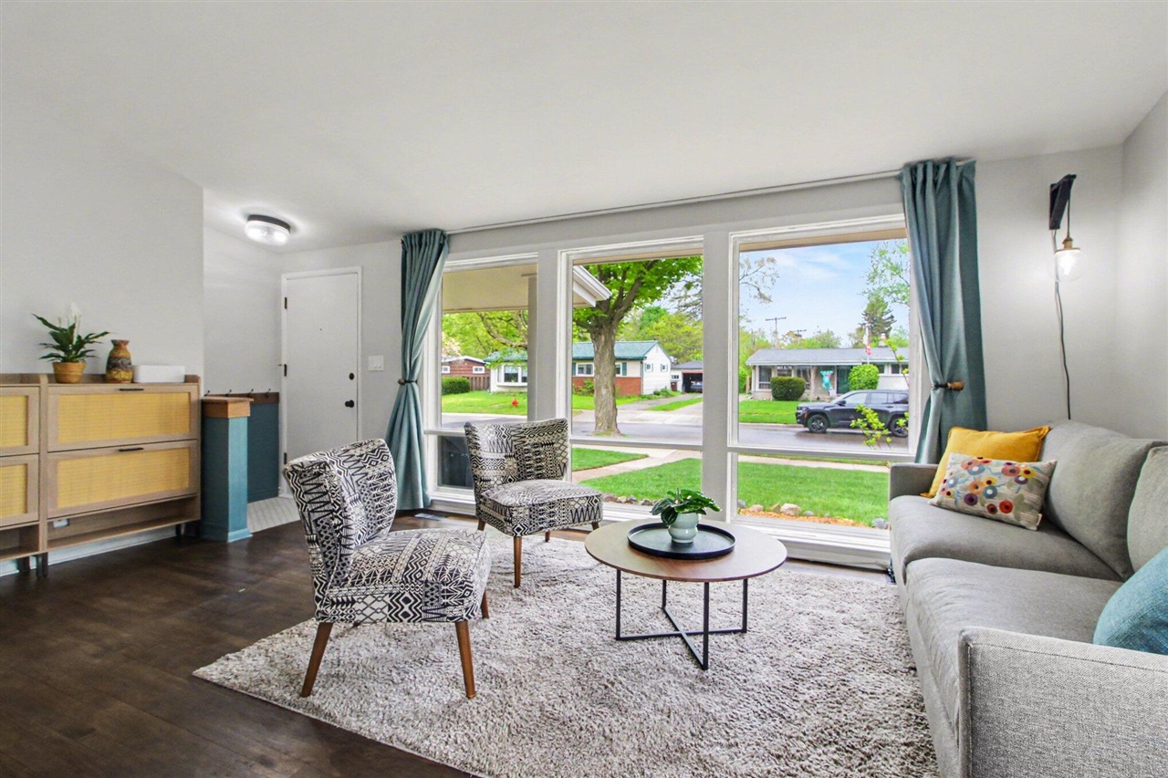 2702 Cranbrook Road, Ann Arbor, MI, 48104-6516