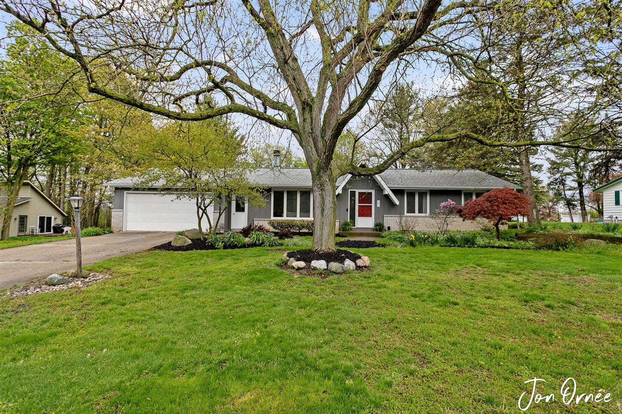 697 Morningside Drive, Holland, MI, 49423-9118