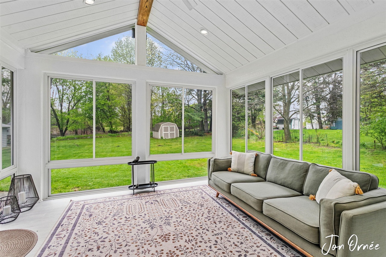 697 Morningside Drive, Holland, MI, 49423-9118