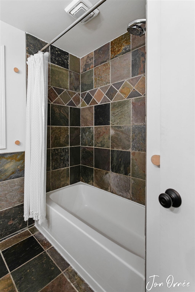 697 Morningside Drive, Holland, MI, 49423-9118