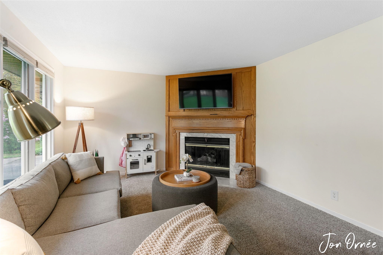 697 Morningside Drive, Holland, MI, 49423-9118