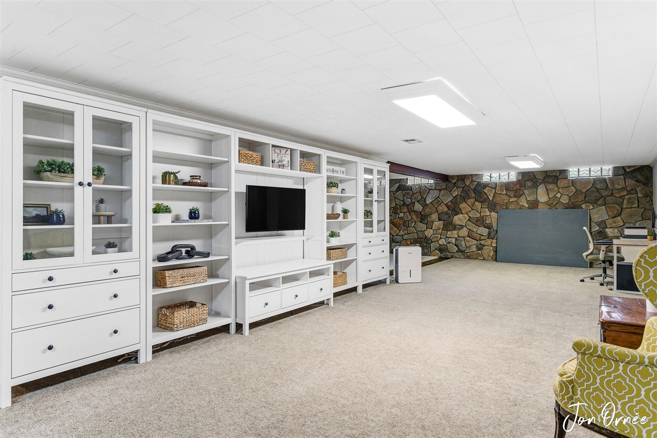 697 Morningside Drive, Holland, MI, 49423-9118