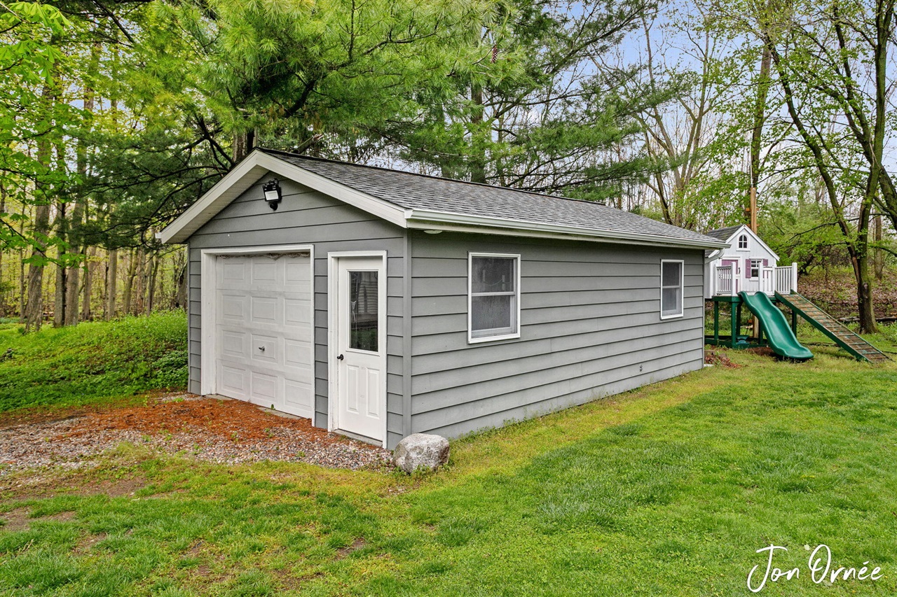 697 Morningside Drive, Holland, MI, 49423-9118